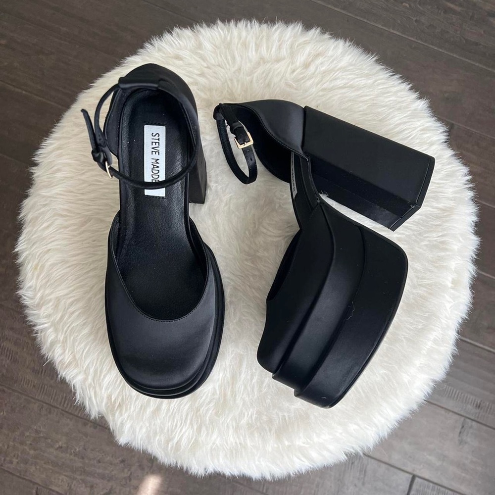 NWOT Steve Madden Charlize Satin Platform in Black ❤️‍🔥